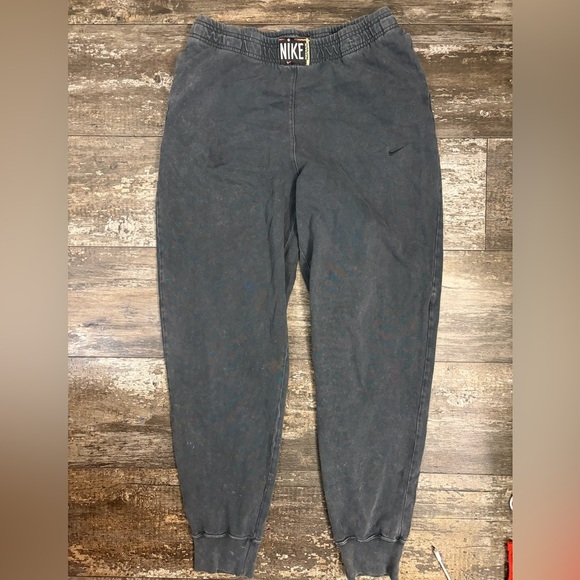 Nike Pants - Nike retro Charcoal Jogger Pants